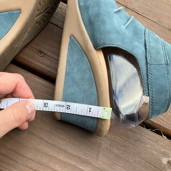 Stylish EARTH leather sandals💙💙 - Picture 8 of 13